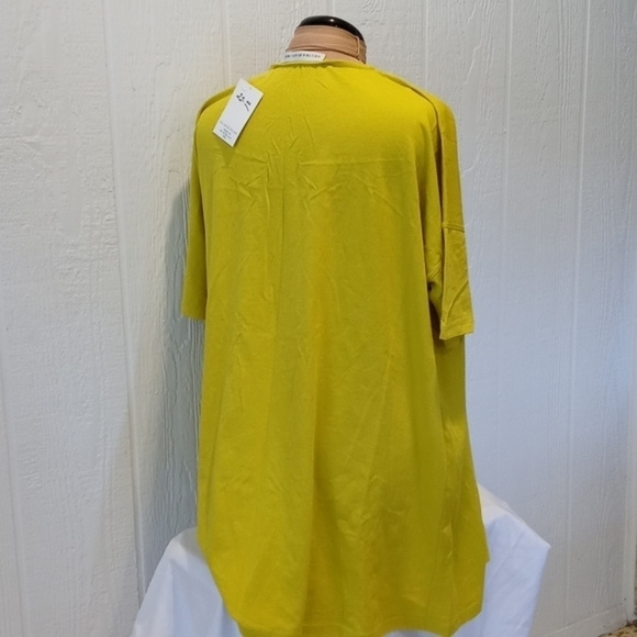 Helima by Helima tshirt lime green pit to pit 27" - Picture 4 of 8